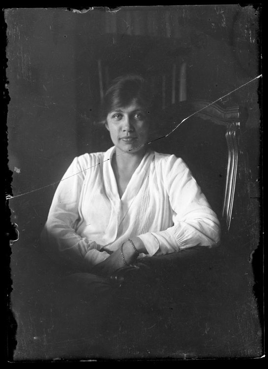 Наталия Ушаков. Фотопластинка. Конец 1910-х гг.